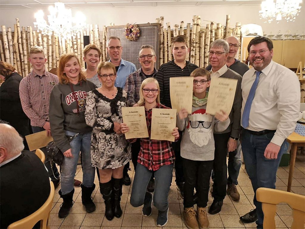 Als Abschluss der Weihnachtsfeier des Wassersportverein Sinzig sind wieder zahlreiche Urkunden verliehen worden für die Kilometerleistung und das Vereinsengagement